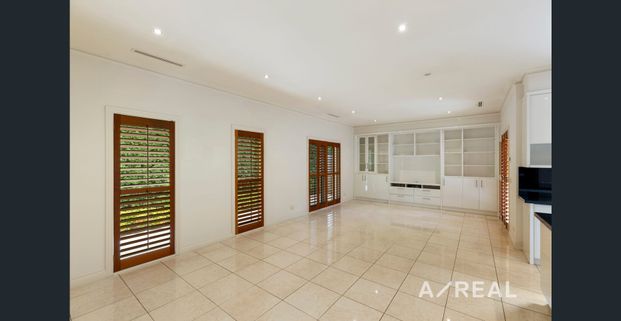 Spacious Single-Level Living in a Peaceful Caulfield North Location - Photo 1
