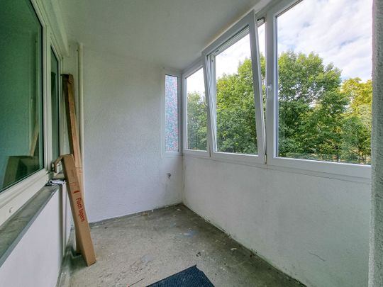 Modernisierte u. renovierte 3-Zi.-Wohnung mit Wintergarten-Balkon, Einbauküche u ... - Foto 1