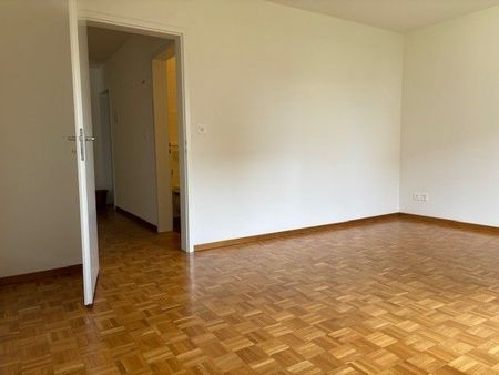 Moderne , grosszügige Wohnung mit viel Raumgefühl und sonnigem Balkon - Photo 2