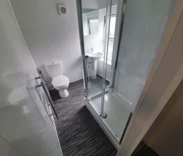 4 bedroom terraced house to rent - Photo 6