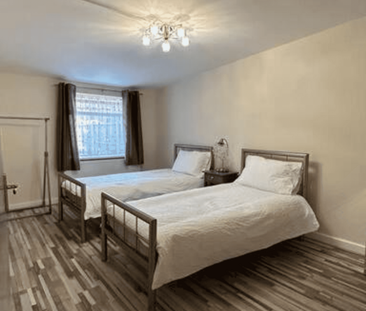 5 bedroom terraced house to rent - Photo 4