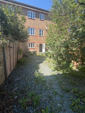 6 Bed Bungalow, Cintra Close, RG2 - Photo 4