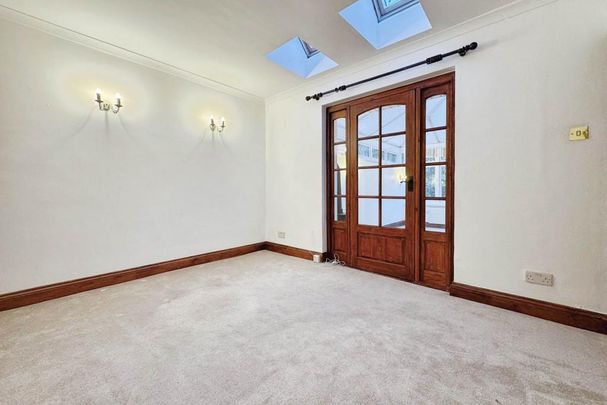 3 bedroom semi-detached house to rent - Photo 1