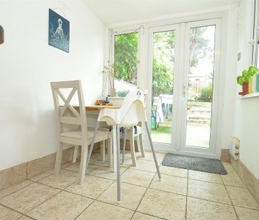 3 bedroom terraced house to rent - Photo 6