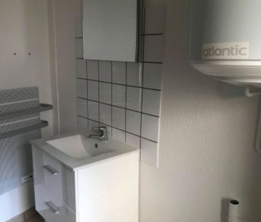 Location Appartement 1 pièce 41m² - Photo 2