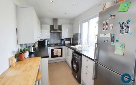 If you are looking for a well presented 3 bedroom house to rent in the Speedwell/St George area with a garden and off street parking, then this could be the property for you. Please contact us for more information…. - Photo 5