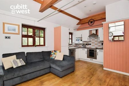 2 bedroom detached bungalow to rent - Photo 2