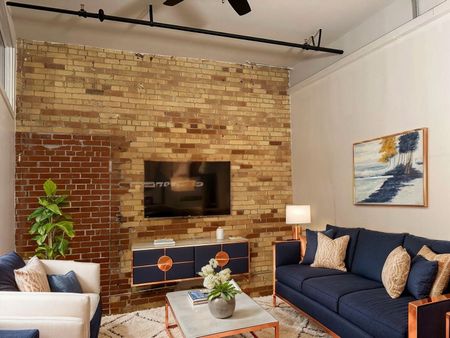 For Lease - 2480 Dundas Street Unit# 103, Toronto, Ontario - Photo 2