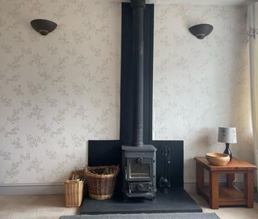 2 bedroom semi-detached bungalow to rent - Photo 4