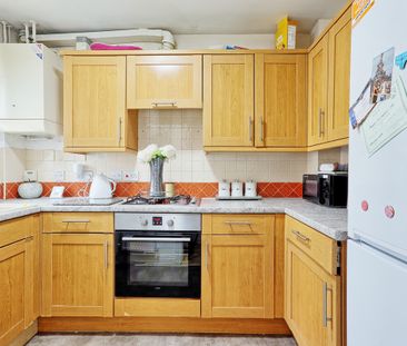 Kestrel Grove, Rayleigh, SS6 - Photo 6