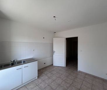 Location Appartement 4 pièces 97m² - Photo 2