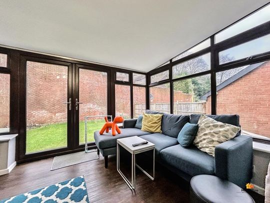 1 bedroom in a house share to rent - Photo 1