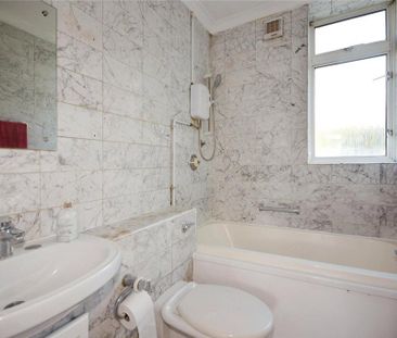 3 bedroom end of terrace house to rent - Photo 2