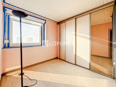 Apartment - Photo 2