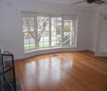 Blackburn South - Photo 4