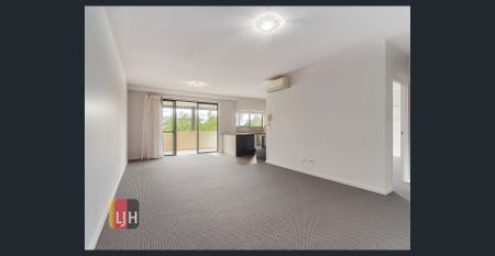 SPACIOUS THREE BEDROOM APARTMENT WITH POOL IN COMPLEX! - Photo 2