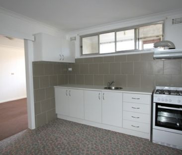 Spacious Two Bedroom Granny Flat - Photo 5