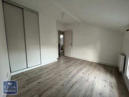 Location Maison 4 pièces 70m² NEUVILLE DE POITOU 86170 - Photo 2