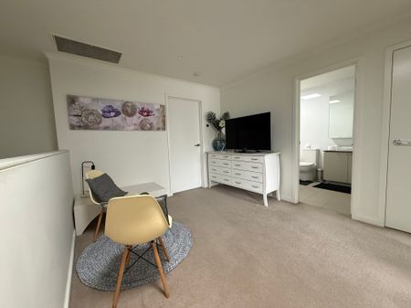 Ascot Vale - Photo 2