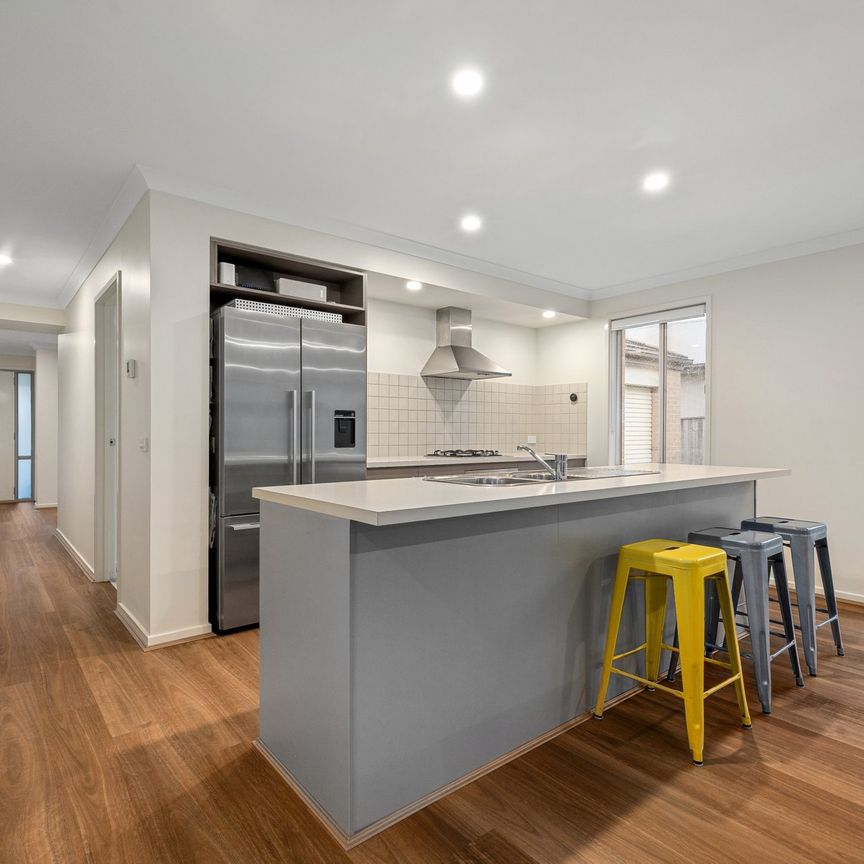 Beautiful Family Home in Peninsula Sands Estate - Photo 1