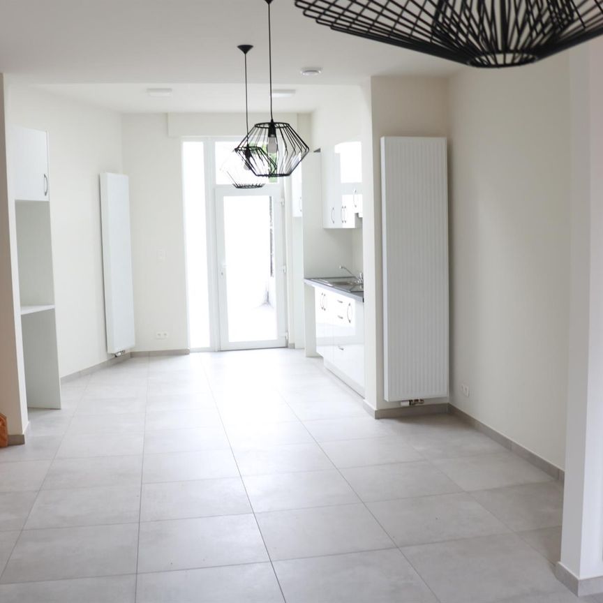 Gerenoveerde woning met 2 kamers te Dilbeek - Photo 1