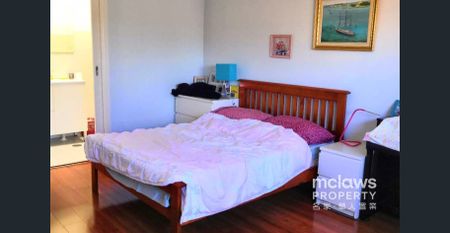 Stylish 3-Bed Unit in Prime Location - For Rent - Photo 4