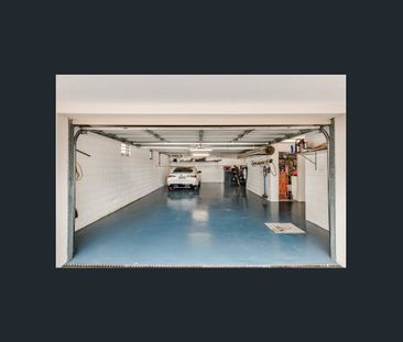 Stunning Modern Family Home in Earlwood - Photo 1