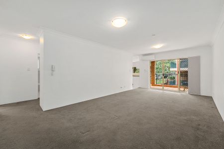 Spacious Apartment in Central Gymea - Photo 4