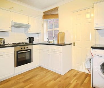 3 bedroom terraced house to rent - Photo 5