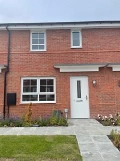 3 bedroom semi-detached house to rent - Photo 2