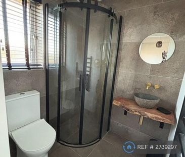 3 bedroom detached house to rent - Photo 4