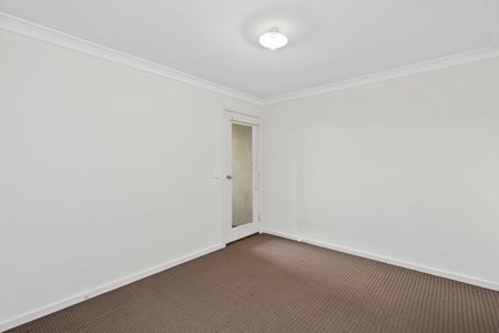 Stunning 3-Bedroom Home in Greenvale - Photo 4