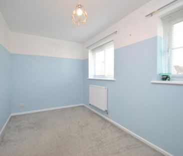 2 bedroom end of terrace house to rent - Photo 2