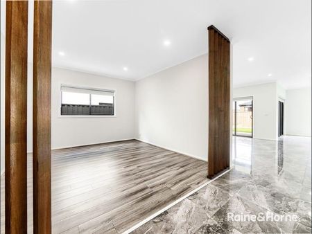 STUNNING 4 BEDROOM HOUSE IN CLYDE! - Photo 4