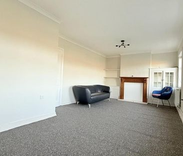 3 bedroom maisonette to rent - Photo 2