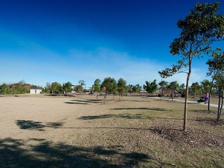 NEW CARPET & INTERNAL RE-PAINT! - Photo 3