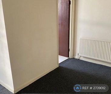 Studio to rent - Photo 6