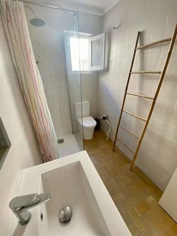 Avinguda de la Malva-Rosa, Valencia, Valencian Community 46011 - Photo 3