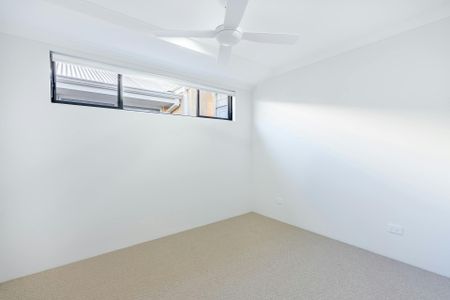 Stunning Near New Build – Modern Comfort & Convenience! - Photo 5