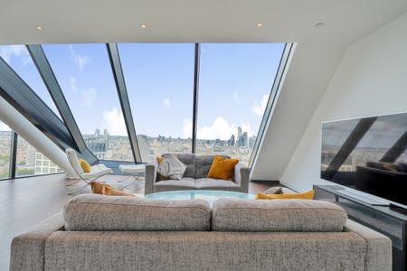 2 bedroom penthouse to rent - Photo 3