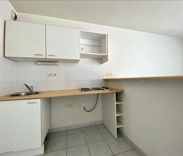 2 pièces - 48,65 m² - 1er étage - Colocation non autorisée - Photo 1