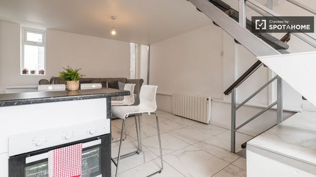 2-bedroom house for rent in South City Centre, Dublin - Photo 1