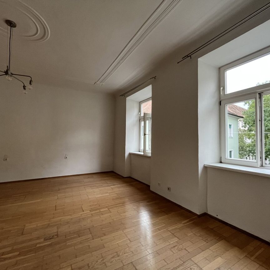 Provisionsfrei! 2 Monate mietfrei! Sehr gepflegte 2-Zimmer-Wohnung mit separater Küche in zentraler Lage ganz nahe der Inneren Stadt - Photo 1