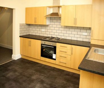 2 bed terraced house to rent in Curzon Road, Ashton-Under-Lyne, OL6 - Photo 3