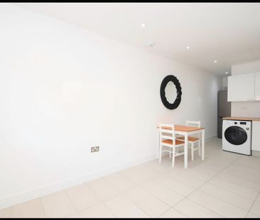 Studio Flat, Pinnerview, HA1 - Photo 1