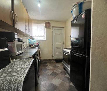 Woodstock Close, Leicester - Photo 1