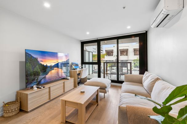 Live in the Heart of Southbank - Photo 1