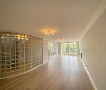 2 bedroom Flat To Let - Photo 2