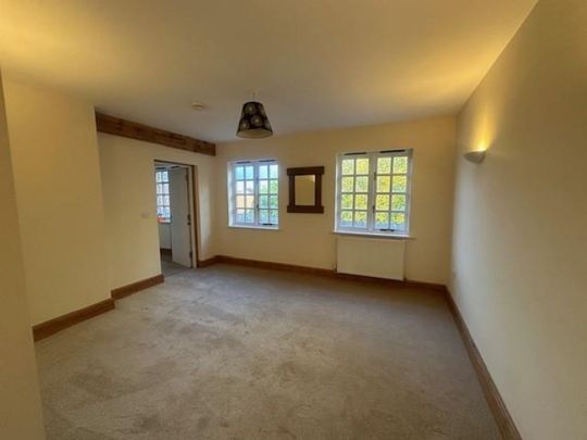 2 bedroom Flat To Let - Photo 1