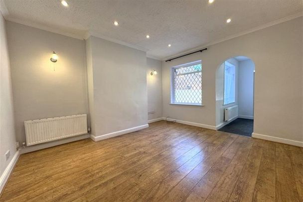2 Bedroom Terraced Available Arranging tenancy - Photo 1